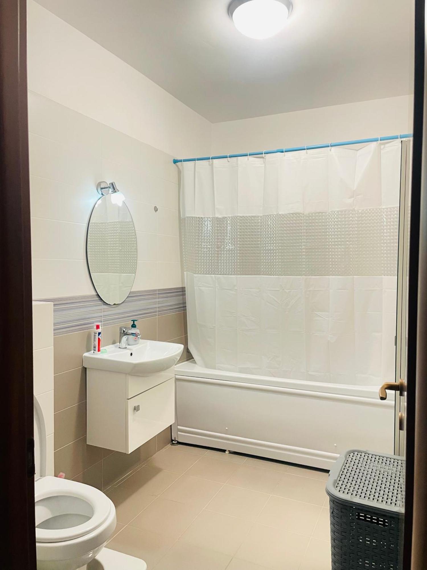 Cozy Apartment With Free Parking Cluj-Napoca Exteriör bild