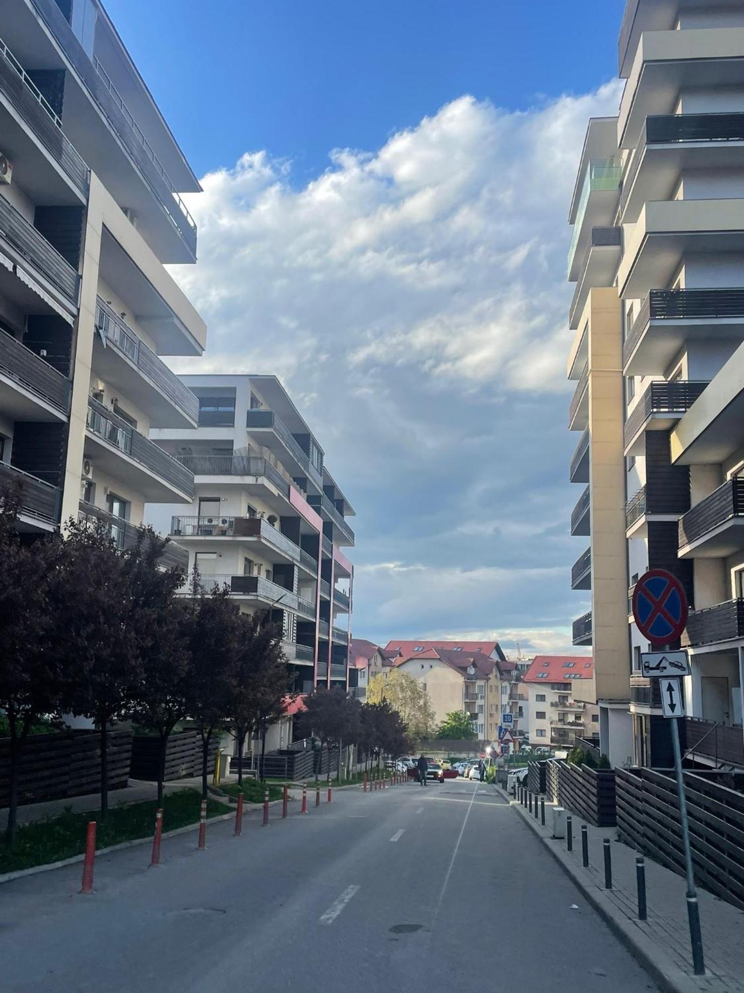 Cozy Apartment With Free Parking Cluj-Napoca Exteriör bild