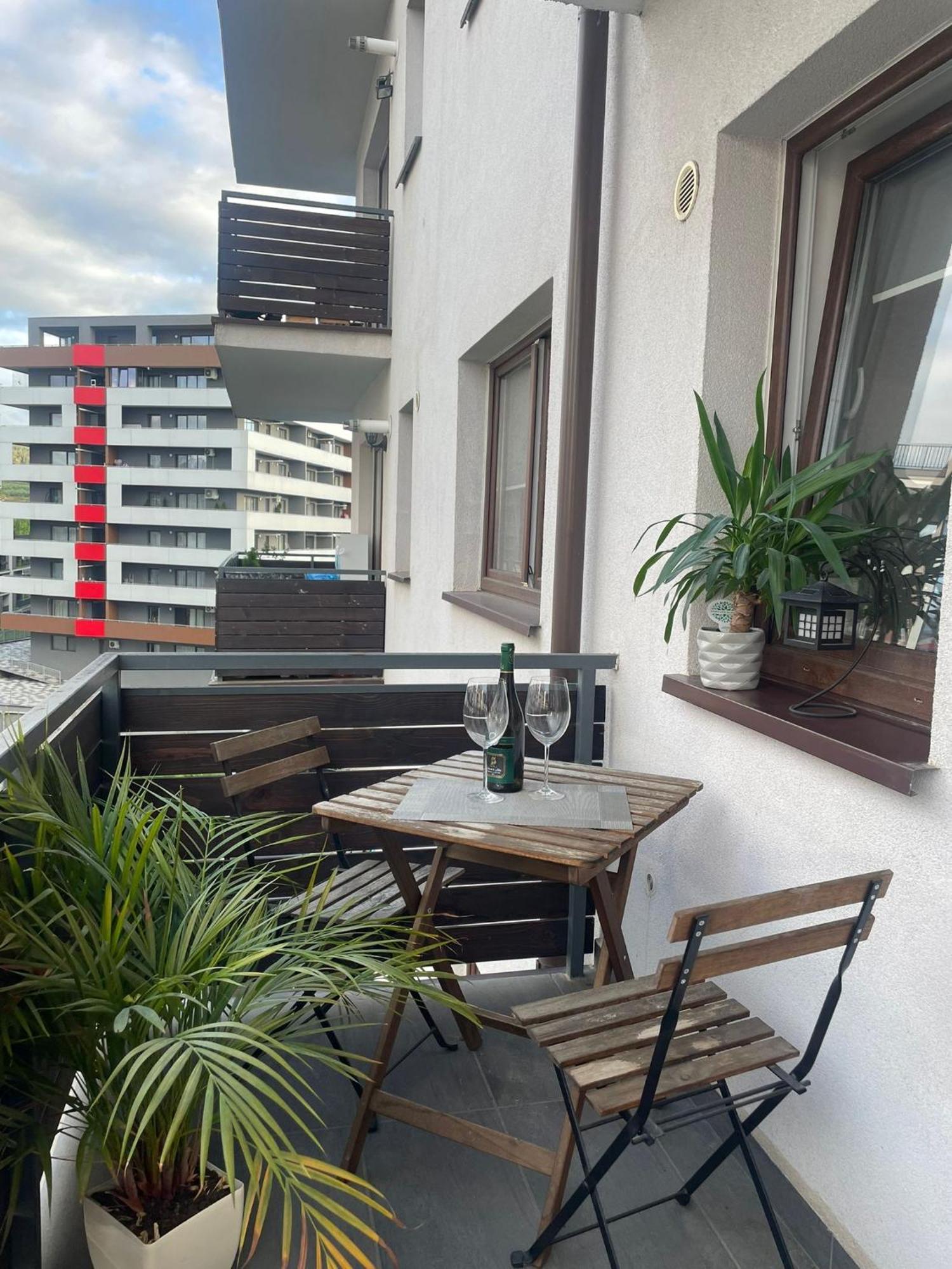 Cozy Apartment With Free Parking Cluj-Napoca Exteriör bild