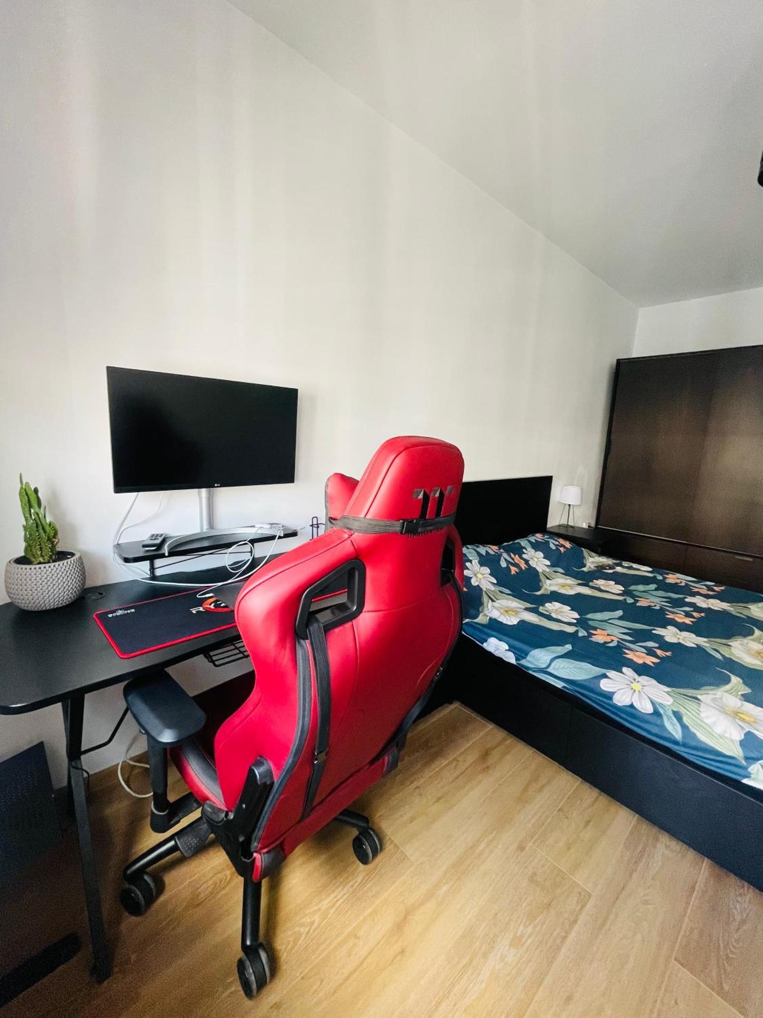 Cozy Apartment With Free Parking Cluj-Napoca Exteriör bild